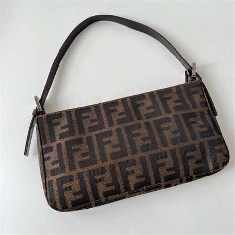 vintage fendi pochette